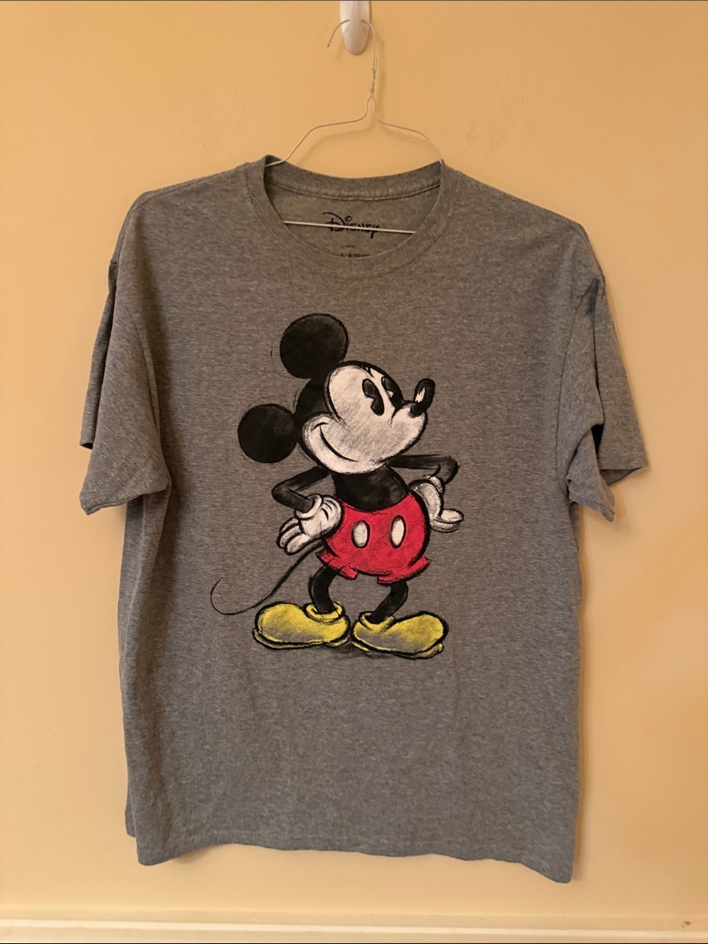 Disney Gray Mickey Mouse Short-Sleeve Tee with Red and Yellow Graphic Size Large